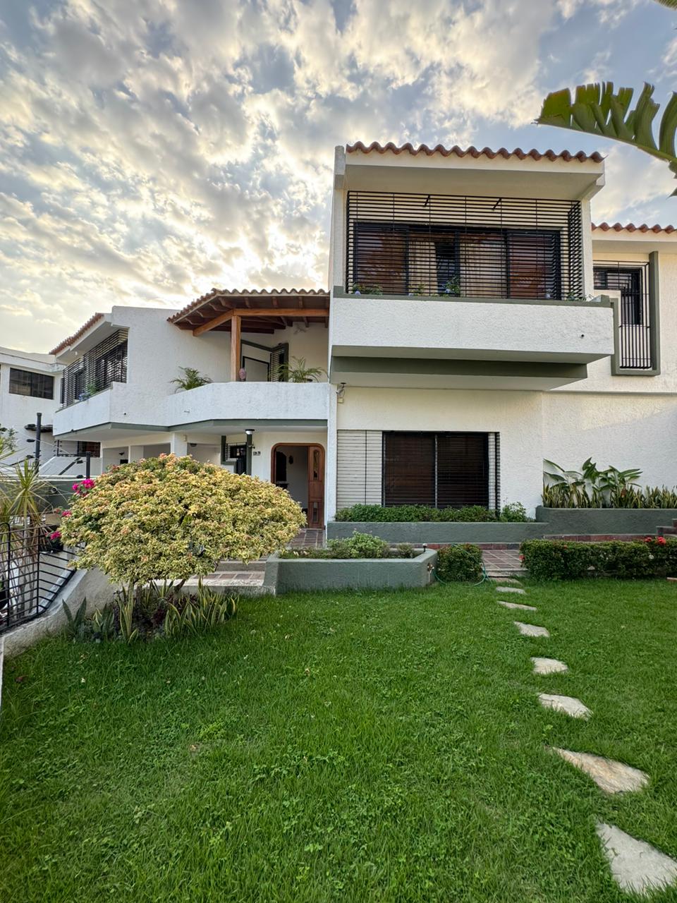 Home in Gated Community Prebo III - Espectacular Casa en Prebo III